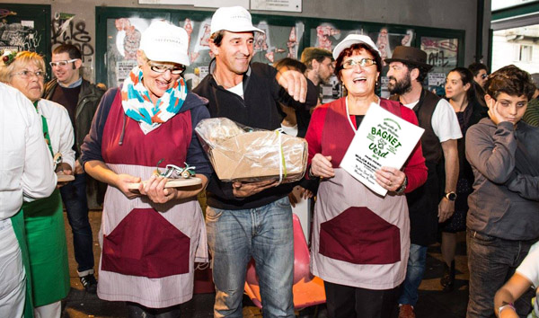 Foto ricordo del Primo Premio per il miglior bagnet verd